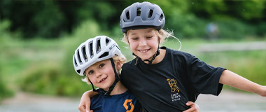 Kinder Helme Vorschaubild