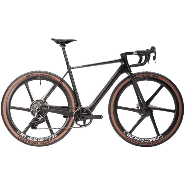 Bike Ahead Composites The Superfast Sram Red AXS 1x13, Biturbo Gravel Aero, Ultra Carbon Bild 1 Bike Ahead Composites The Superfast Sram Red AXS 1x13, Biturbo Gravel Aero, Ultra Carbon Bild 1