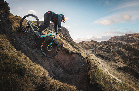 Santa Cruz Heckler – Downhill den Berg hinunter.