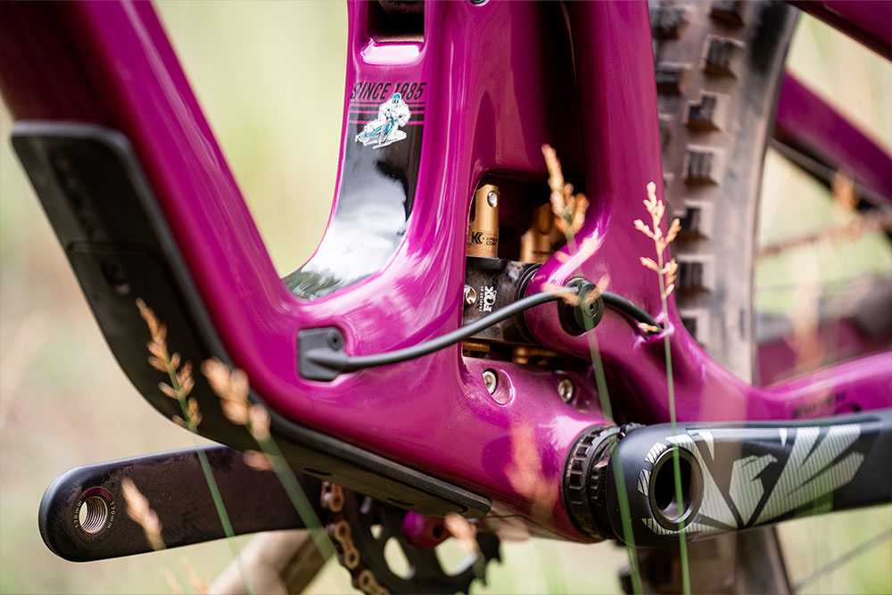 Switch Infinity Link Technologie in einem Yeti Cycles Bike.